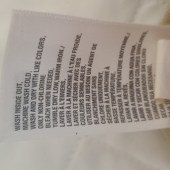 Old navy capris - Picture 6 of 6